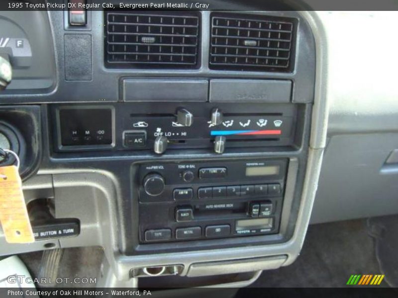 Evergreen Pearl Metallic / Gray 1995 Toyota Pickup DX Regular Cab