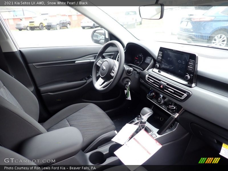 Snow White Pearl / Black 2021 Kia Seltos LX AWD