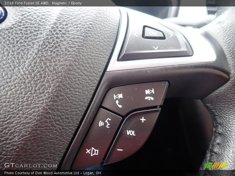  2018 Fusion SE AWD Steering Wheel
