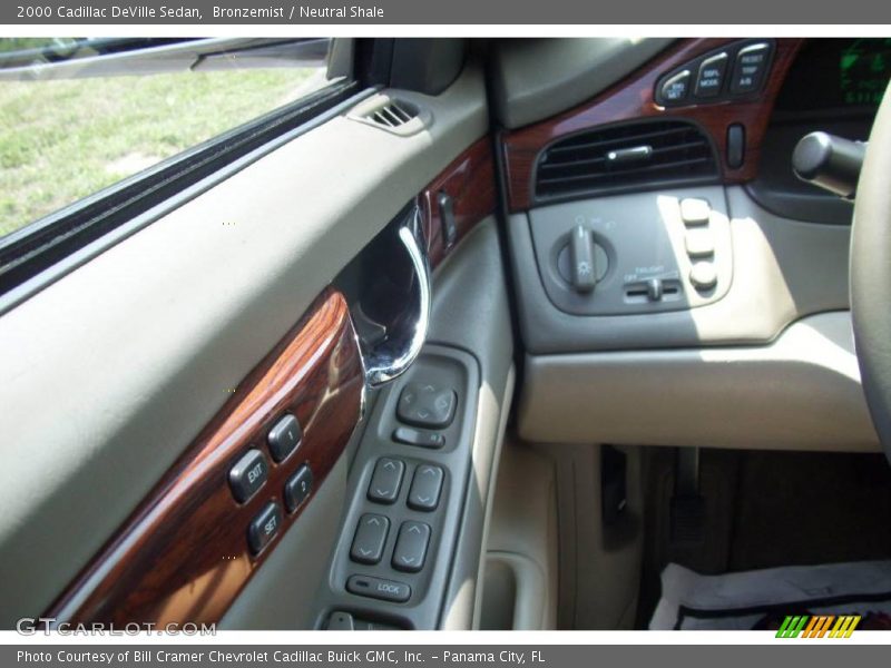 Bronzemist / Neutral Shale 2000 Cadillac DeVille Sedan