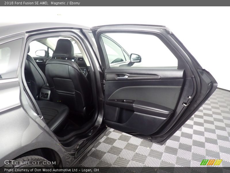 Door Panel of 2018 Fusion SE AWD
