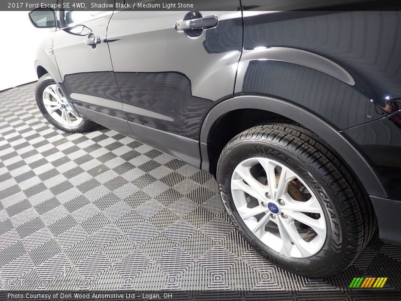 Shadow Black / Medium Light Stone 2017 Ford Escape SE 4WD
