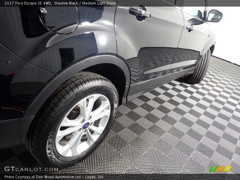 Shadow Black / Medium Light Stone 2017 Ford Escape SE 4WD
