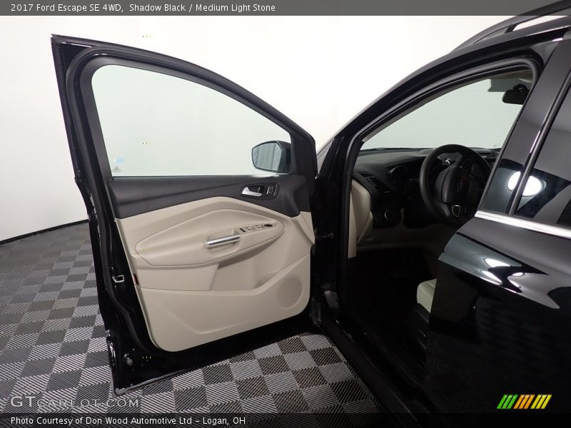Shadow Black / Medium Light Stone 2017 Ford Escape SE 4WD