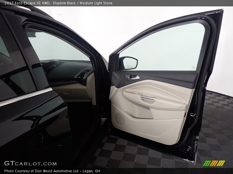 Shadow Black / Medium Light Stone 2017 Ford Escape SE 4WD