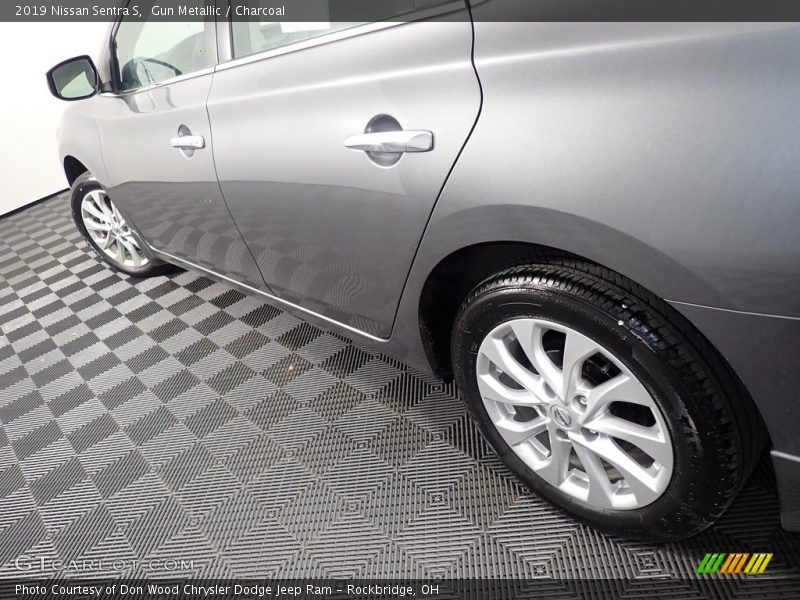 Gun Metallic / Charcoal 2019 Nissan Sentra S