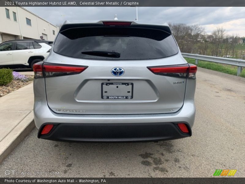Celestial Silver Metallic / Graphite 2021 Toyota Highlander Hybrid LE AWD