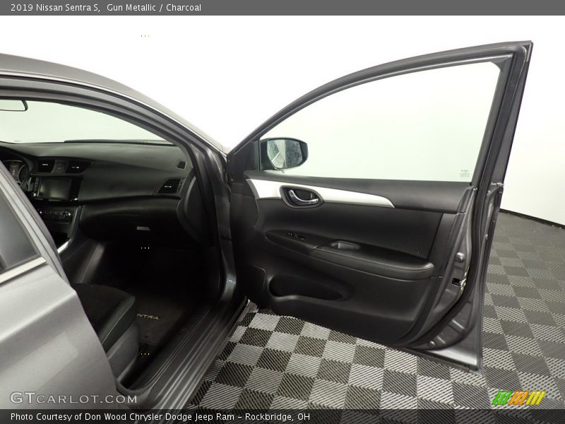 Gun Metallic / Charcoal 2019 Nissan Sentra S