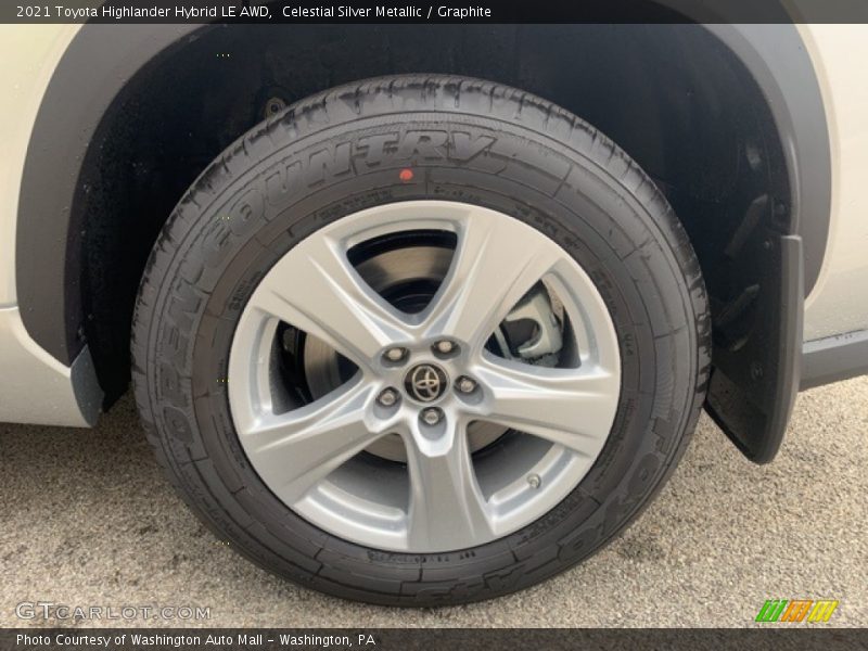 Celestial Silver Metallic / Graphite 2021 Toyota Highlander Hybrid LE AWD