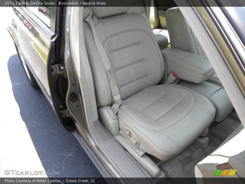 Bronzemist / Neutral Shale 2001 Cadillac DeVille Sedan