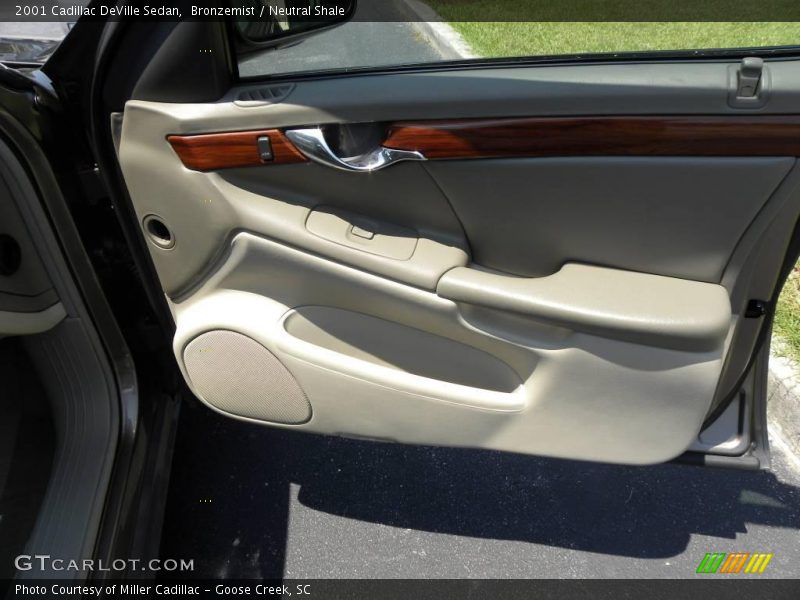 Bronzemist / Neutral Shale 2001 Cadillac DeVille Sedan