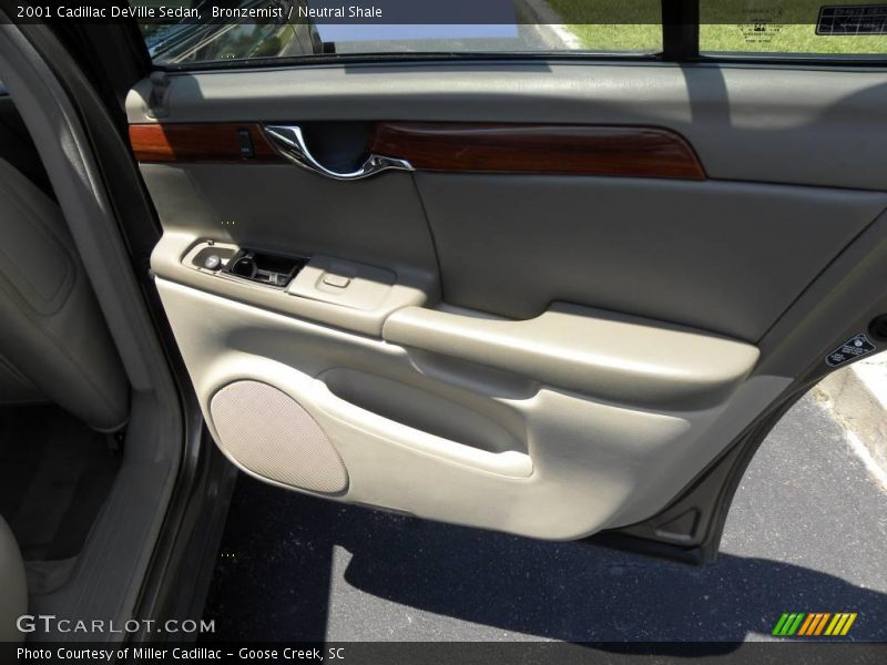 Bronzemist / Neutral Shale 2001 Cadillac DeVille Sedan