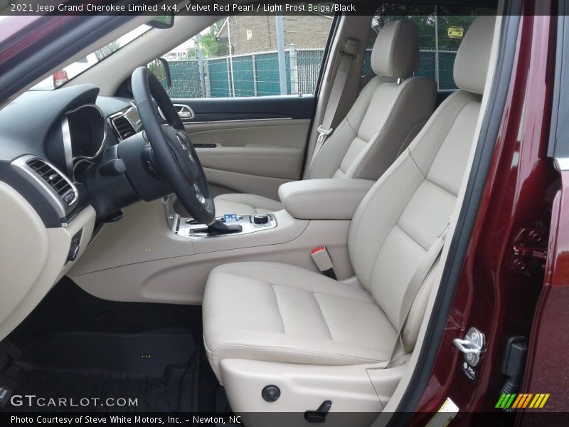 Front Seat of 2021 Grand Cherokee Limited 4x4