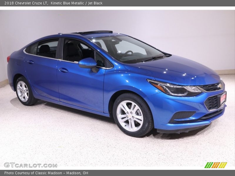 Kinetic Blue Metallic / Jet Black 2018 Chevrolet Cruze LT
