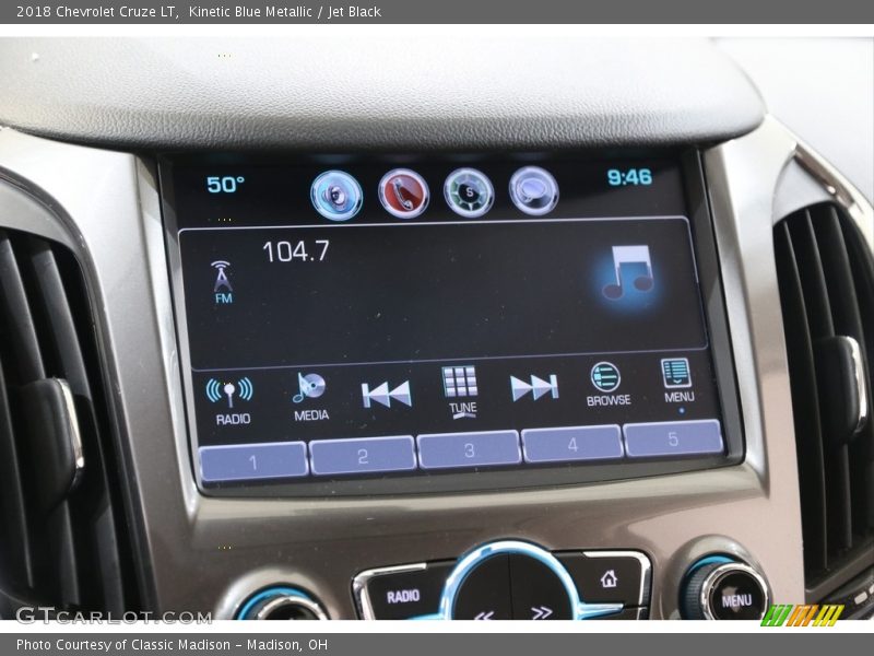 Kinetic Blue Metallic / Jet Black 2018 Chevrolet Cruze LT
