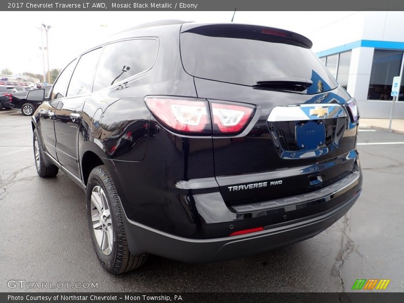 Mosaic Black Metallic / Ebony 2017 Chevrolet Traverse LT AWD