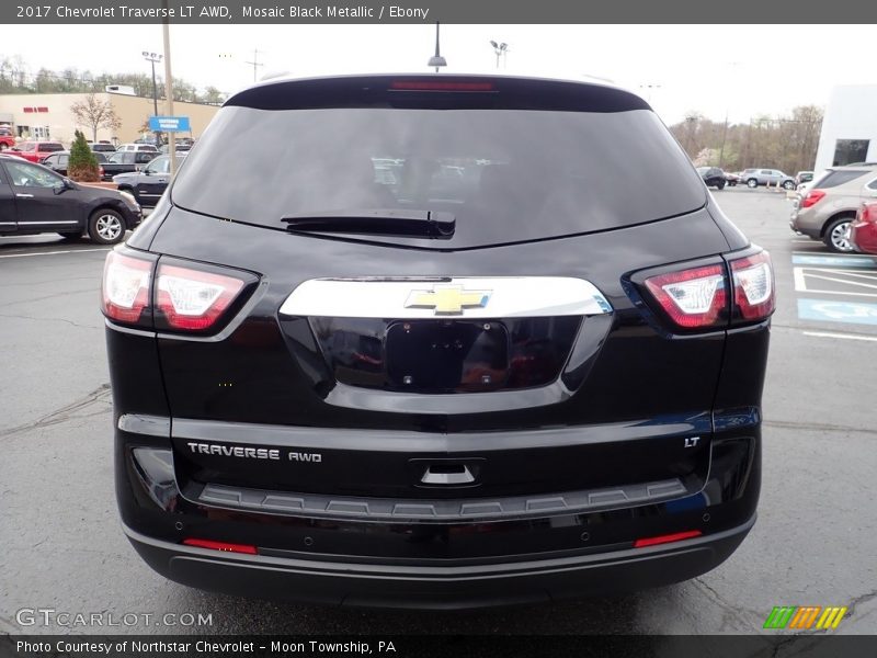 Mosaic Black Metallic / Ebony 2017 Chevrolet Traverse LT AWD