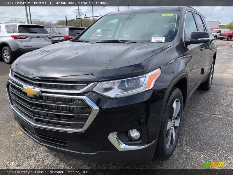 Mosaic Black Metallic / Jet Black 2021 Chevrolet Traverse LT