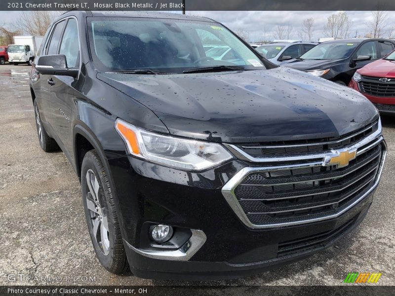 Mosaic Black Metallic / Jet Black 2021 Chevrolet Traverse LT