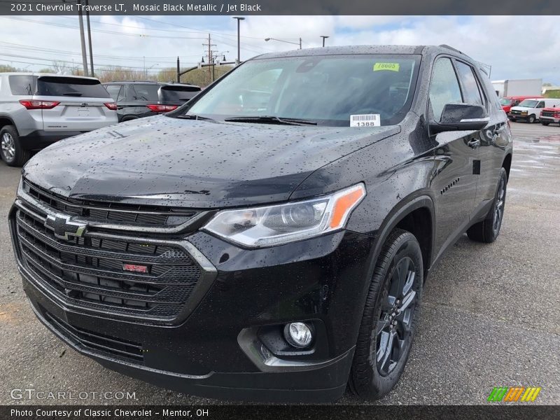 Mosaic Black Metallic / Jet Black 2021 Chevrolet Traverse LT