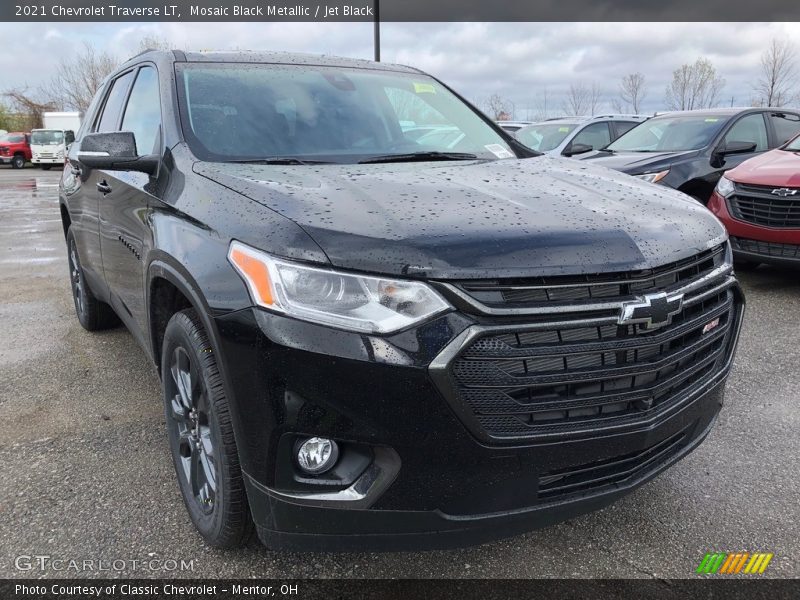Mosaic Black Metallic / Jet Black 2021 Chevrolet Traverse LT