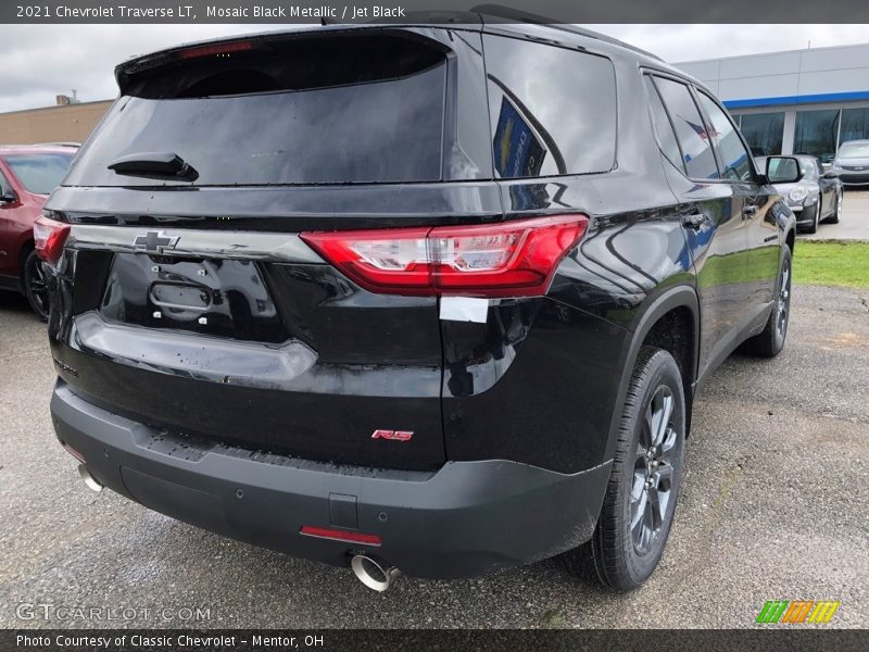 Mosaic Black Metallic / Jet Black 2021 Chevrolet Traverse LT
