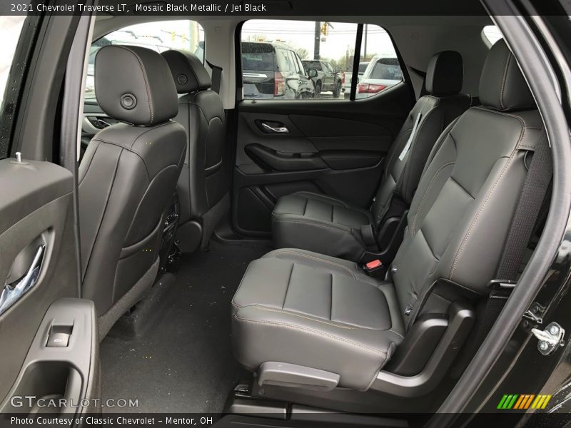 Mosaic Black Metallic / Jet Black 2021 Chevrolet Traverse LT