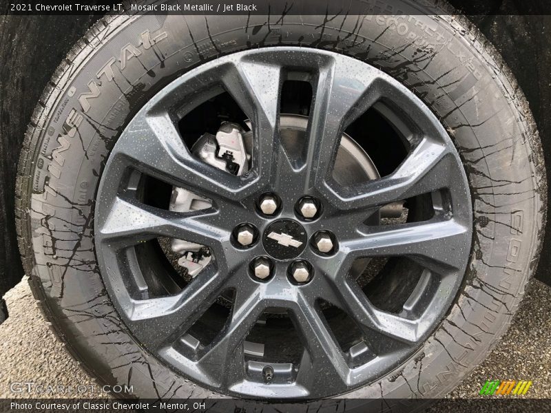 Mosaic Black Metallic / Jet Black 2021 Chevrolet Traverse LT