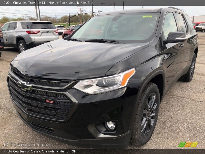Mosaic Black Metallic / Jet Black 2021 Chevrolet Traverse LT