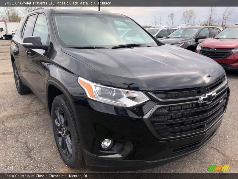 Mosaic Black Metallic / Jet Black 2021 Chevrolet Traverse LT
