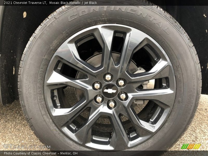 Mosaic Black Metallic / Jet Black 2021 Chevrolet Traverse LT