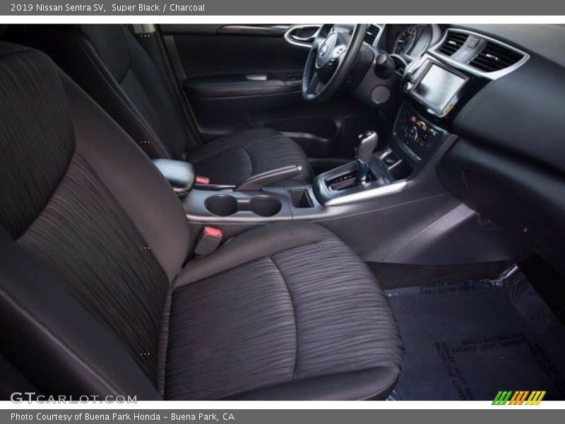 Super Black / Charcoal 2019 Nissan Sentra SV