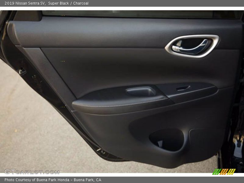 Super Black / Charcoal 2019 Nissan Sentra SV