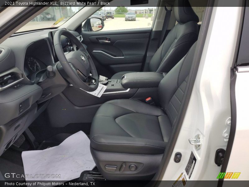 Blizzard White Pearl / Black 2021 Toyota Highlander XLE