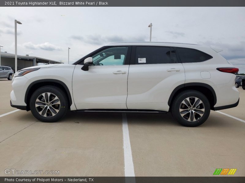 Blizzard White Pearl / Black 2021 Toyota Highlander XLE