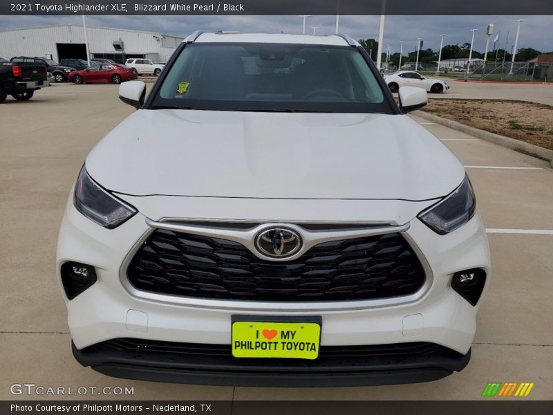 Blizzard White Pearl / Black 2021 Toyota Highlander XLE