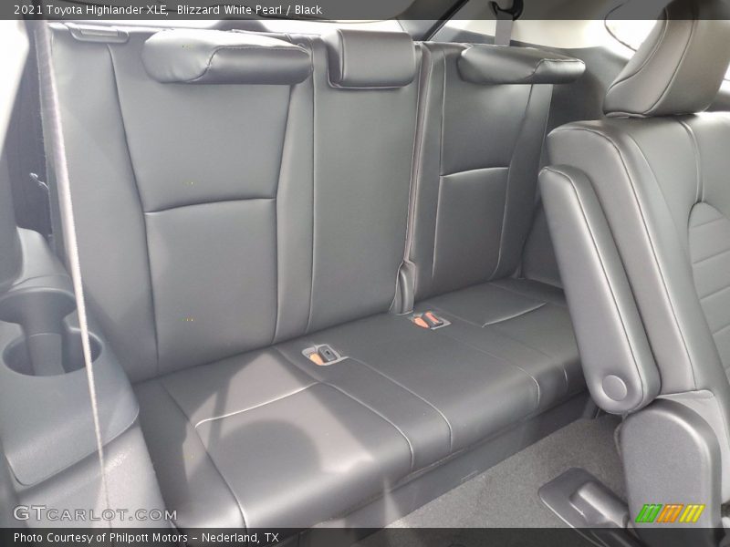Blizzard White Pearl / Black 2021 Toyota Highlander XLE