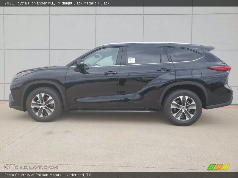 Midnight Black Metallic / Black 2021 Toyota Highlander XLE