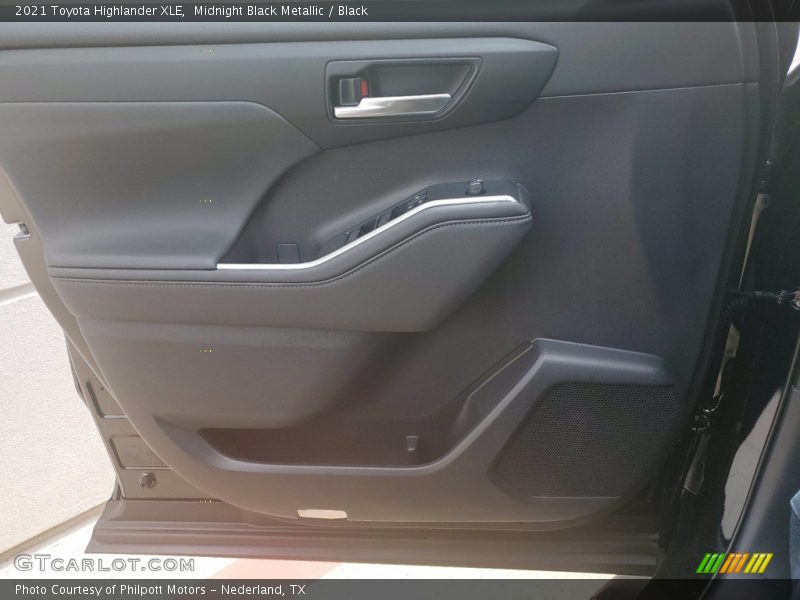 Midnight Black Metallic / Black 2021 Toyota Highlander XLE