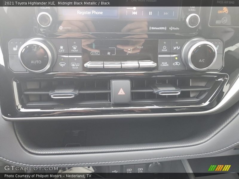 Midnight Black Metallic / Black 2021 Toyota Highlander XLE
