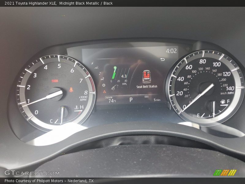 Midnight Black Metallic / Black 2021 Toyota Highlander XLE