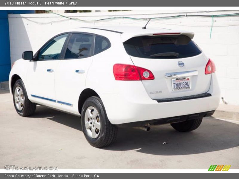 Pearl White / Gray 2013 Nissan Rogue S