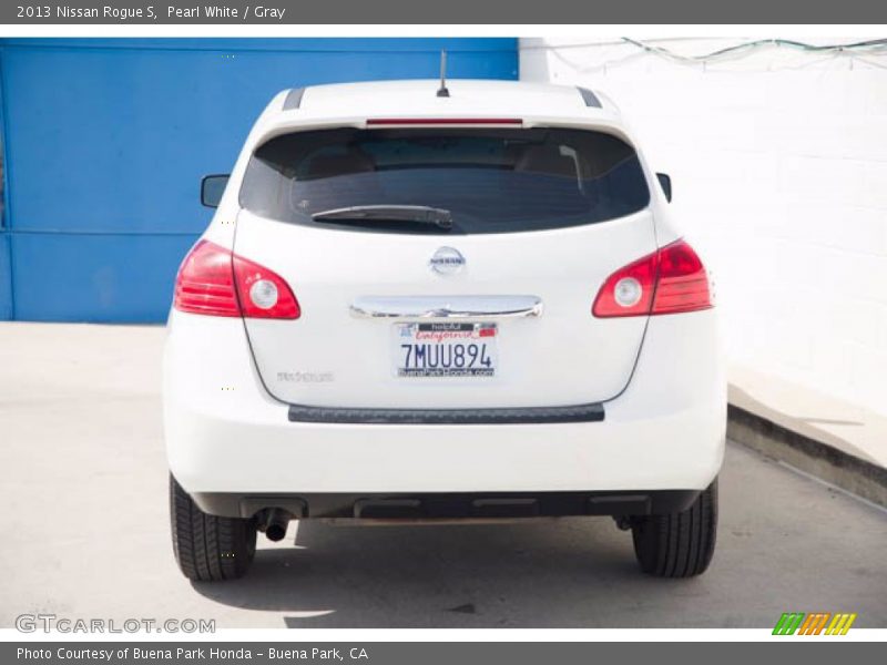 Pearl White / Gray 2013 Nissan Rogue S
