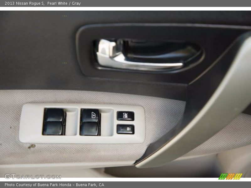 Pearl White / Gray 2013 Nissan Rogue S