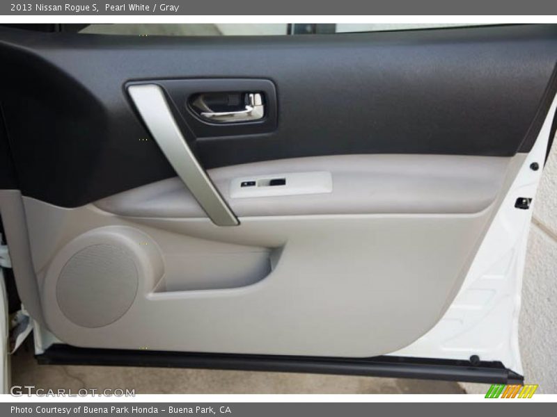 Pearl White / Gray 2013 Nissan Rogue S