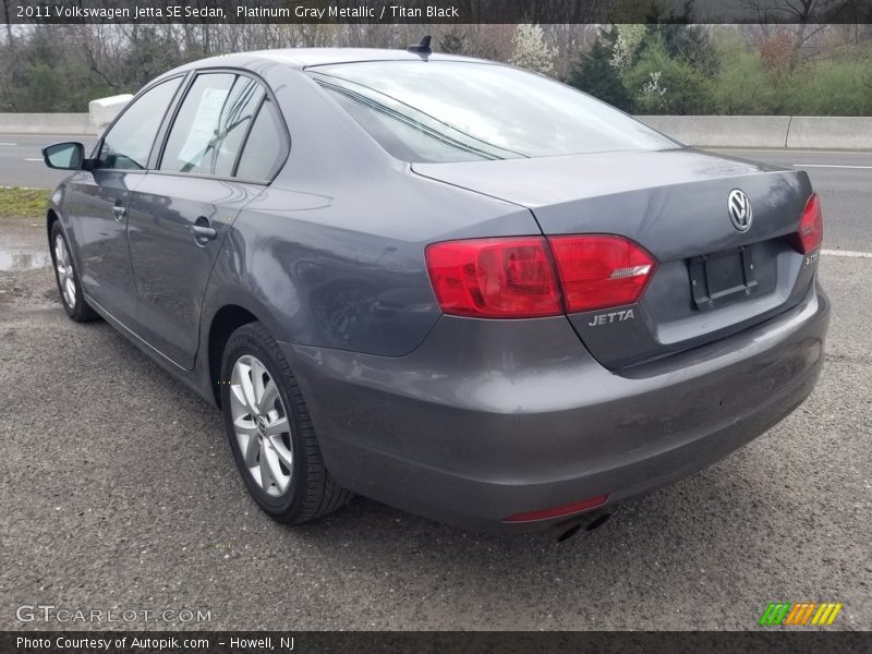 Platinum Gray Metallic / Titan Black 2011 Volkswagen Jetta SE Sedan
