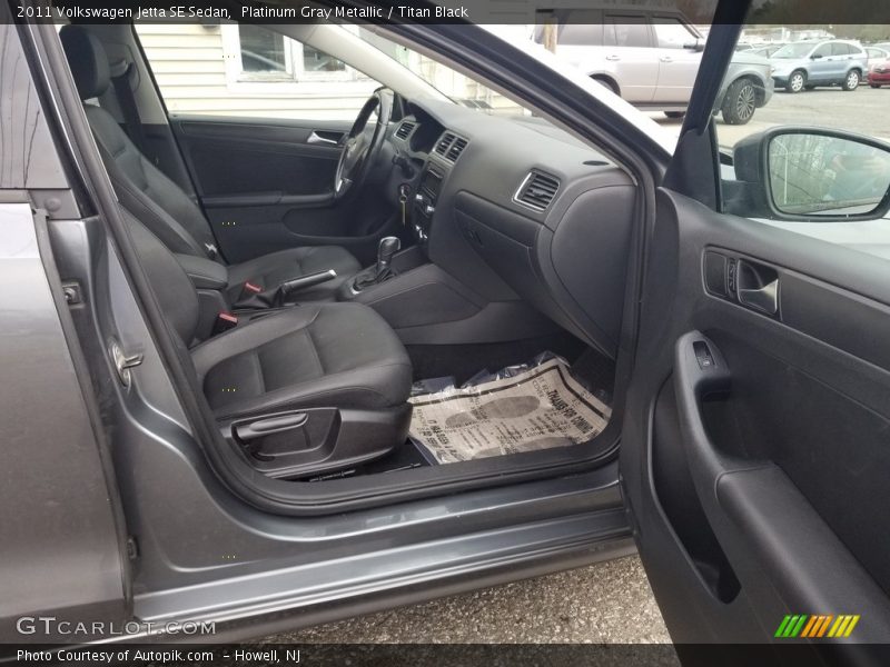 Platinum Gray Metallic / Titan Black 2011 Volkswagen Jetta SE Sedan