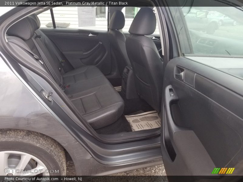 Platinum Gray Metallic / Titan Black 2011 Volkswagen Jetta SE Sedan