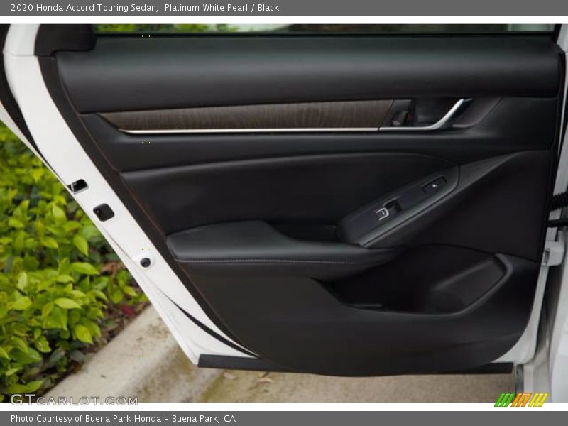 Platinum White Pearl / Black 2020 Honda Accord Touring Sedan