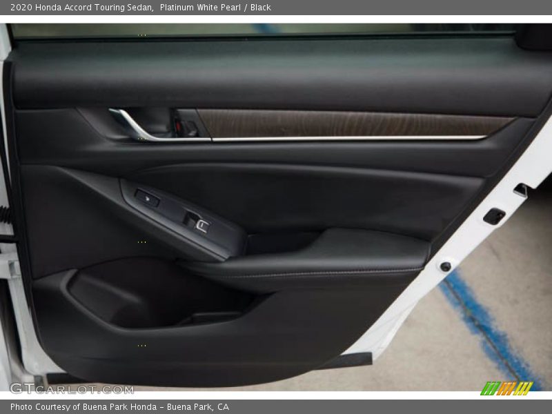 Platinum White Pearl / Black 2020 Honda Accord Touring Sedan